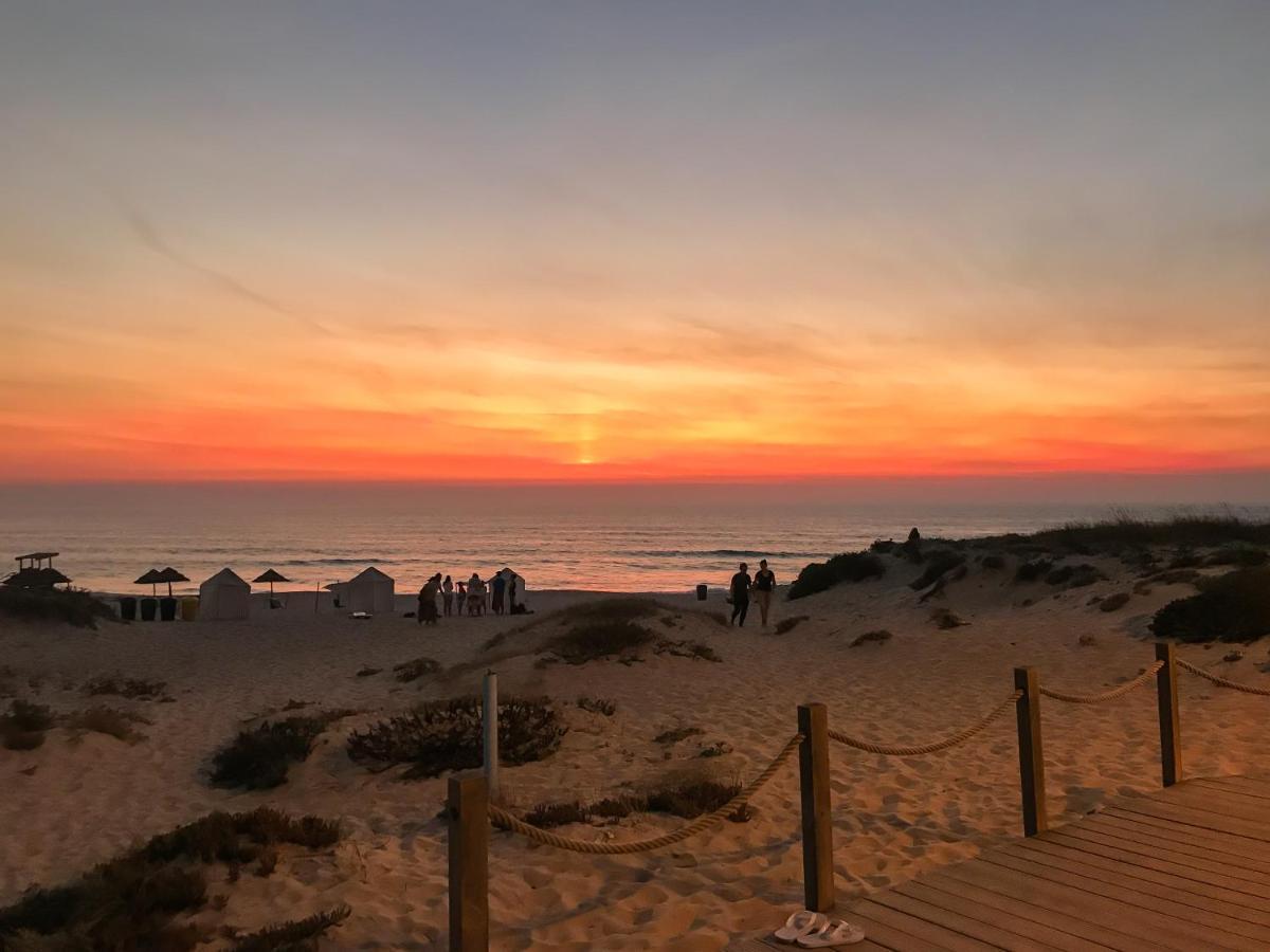 The Far End Surf House - Surf & Yoga Holidays Луриня Екстериор снимка